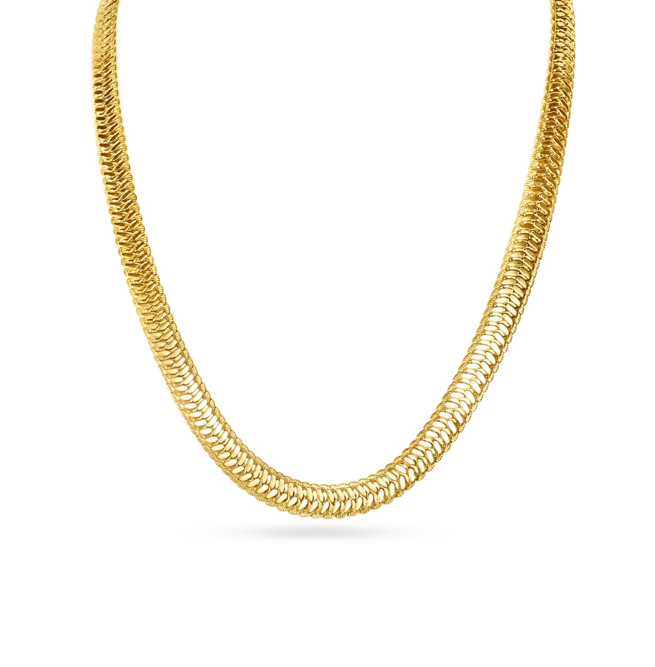 This 18K plated Snake Chain Necklace Gold will win your heart.