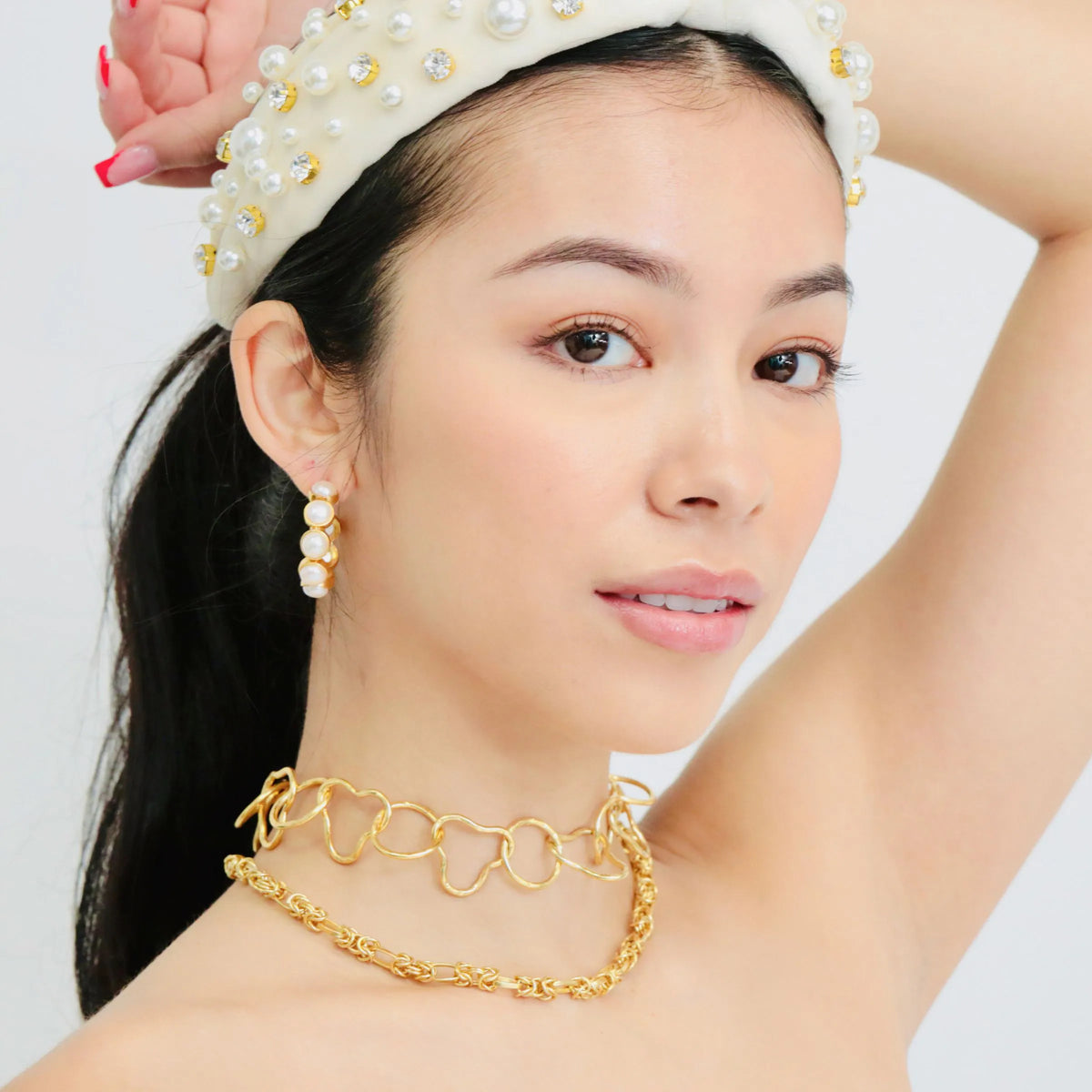 Pearl earrings with gold