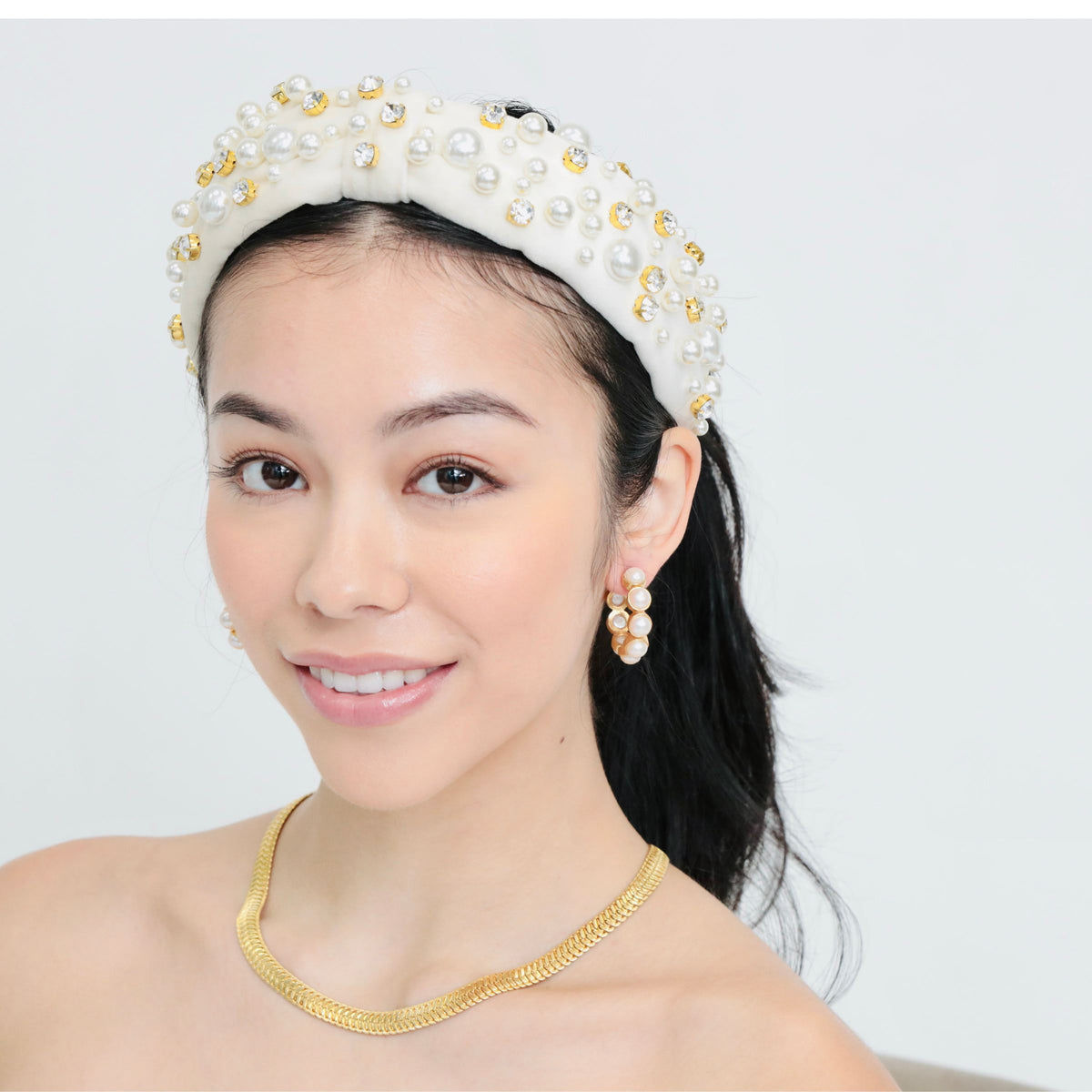 This long gold necklace is our go-to recommendation for everyday looks or elevated dinners.
