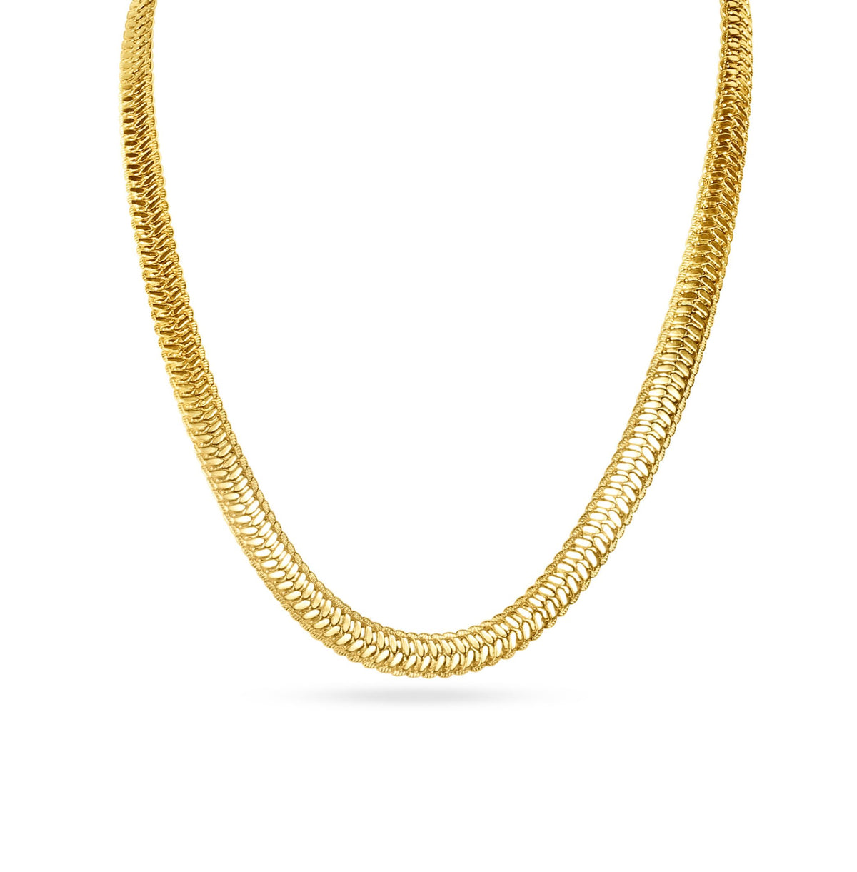This 18k gold snake chain necklace catches the light beautifully, with a smooth, high-shine finish that photographs as good as it feels.